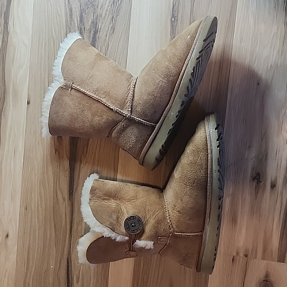 Ugg Mini Boots Bailey Button II Chestnut High Top Sheepskin Boot Women’s Size 6 - Picture 5 of 9